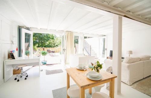 Welton Apartment | The Retreat Studio