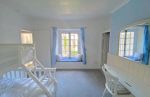 Plympton House | The Retreat @ The Old Smithy, Colebrook Village