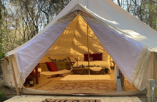 New Caney Cottage | The Retreat