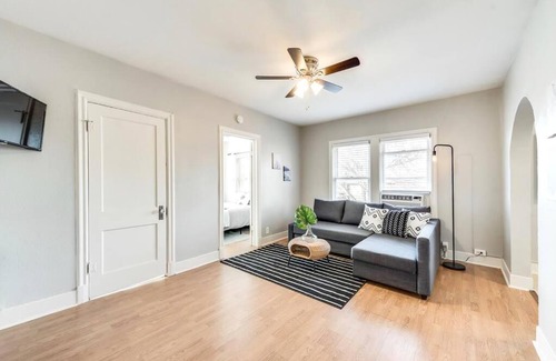 Lower Greenville Apartment | The Retro Lower-Greenville Apartment