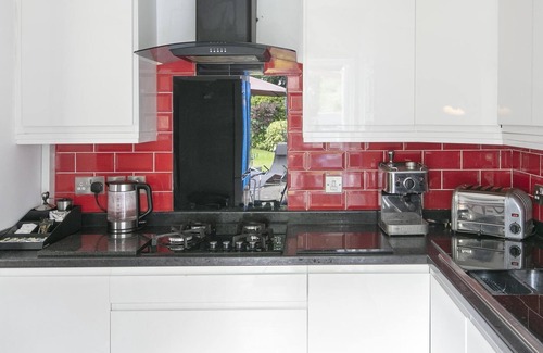 Smethwick House | The reunion Pad with a Hot Tub Bar EV Charger & Karaoke Machine in Birmingham