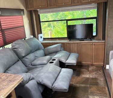 Sevierville House | The Revere at Douglas Lake- Camper on the Lake