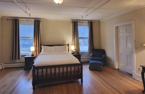 Adams House | The Revival House