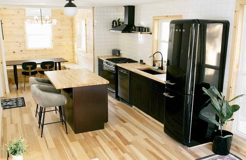 Greentown Cabin | The Rex Hotel