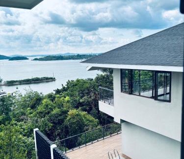 Tanjung Uncang Resort | The Riahi Residences Nirup Island