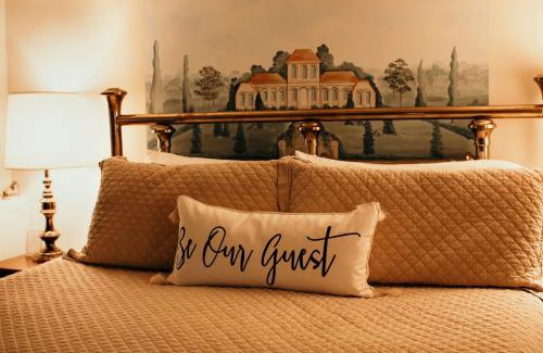 Old Town Fredericksburg Bed & Breakfast | The Richard Johnston Inn & 1890 Caroline House