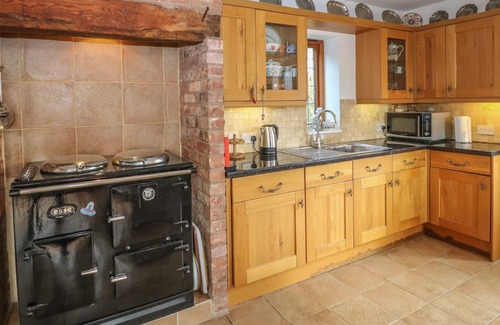 Denstone Cottage | THE RIDDINGS COTTAGE, romantic, character holiday cottage in Rocester