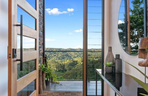 Booroobin Ski Chalet | The Ridge at Maleny 3 Bedroom Executive Residence
