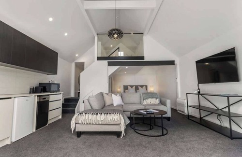Mangawhai Villa | The Ridge Villa 2 – Serene Hideaway with Infrared Sauna