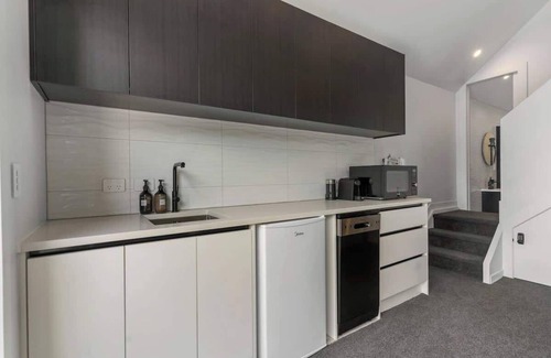 Mangawhai Villa | The Ridge Villa 2 – Serene Hideaway with Infrared Sauna