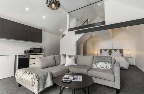 Mangawhai Villa | The Ridge Villa 3 – Family-Sized near Tara Iti, Sleeps 4+