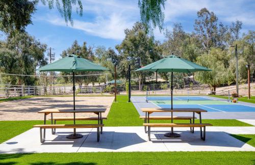 Temecula Villa | The Riesling Retreat by AvantStay Estate w Pool HotTub Putting Green Pickle Ball Court