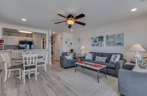 Kure Beach Condo | The Riggings D3 - Oceanfront condo with private deck and communiy pool