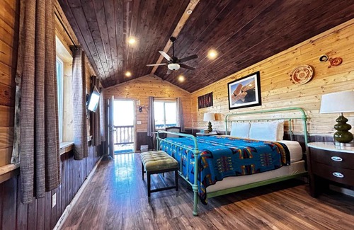 Torrey Hotel | The Rim Rock Inn