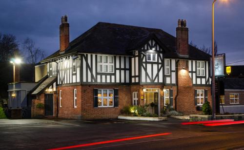Backwell Hotel | The Rising Sun