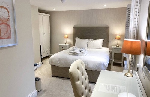 Backwell Hotel | The Rising Sun