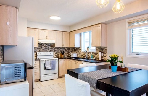 Kitchener House | ✪ The RittenHouse ✪ 4 Bedroom Home in Kitchener