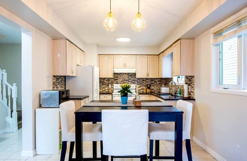 Kitchener House | ✪ The RittenHouse ✪ 4 Bedroom Home in Kitchener