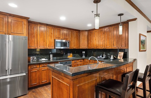 Aspen Condo | The Ritz-Carlton 3 BR Premier Residence 8205, Ski-in/Ski-out Resort in Aspen Highlands w/Ski view
