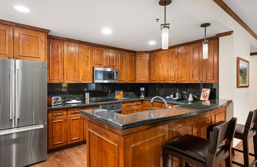 Aspen Condo | The Ritz-Carlton | 3BR Residence 8304: Ski-in/Ski-out Resort in Aspen with Courtyard View
