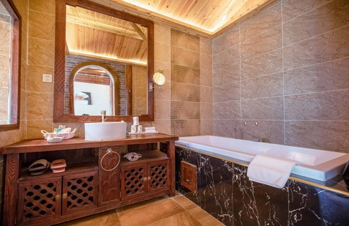 Shuhe Old Town Hotel | The Ritz-Man Boutique Inn Lijiang