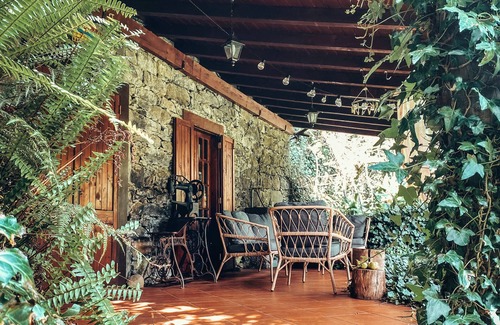 Santo da Serra Cottage | The Riverside Cottage