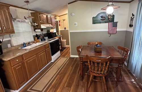 Hardy Cabin | The River Cabin at Camp Miramichee Falls in Hardy, AR