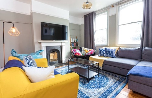 Arbury House | The River Cam Place - Enchanting 6BDR Home next to River Cam