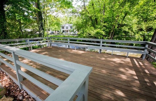 Sperryville House | The River Cottage: 29 Main Street