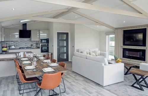 Carlton-in-Cleveland Cottage | The Riverside Lodge - UKC4058