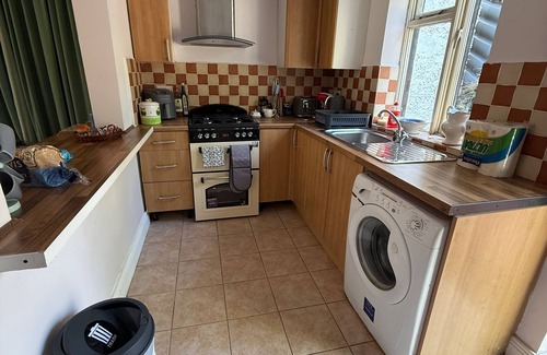 Parteen Ski Chalet | The River Lodge. Cottage on river-fronted estate 10 mins from Limerick City