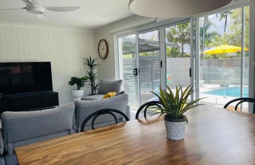 Tweed Heads House | The river retreat with pool