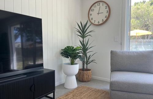 Tweed Heads House | The river retreat with pool