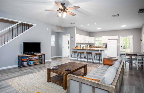 Bandera House | The River Rock Retreat