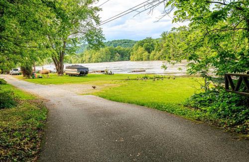 Airville House | The River Shack - kayaks, fishing, quiet, family