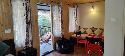 Karsiyang Bed & Breakfast | The River View Homestay