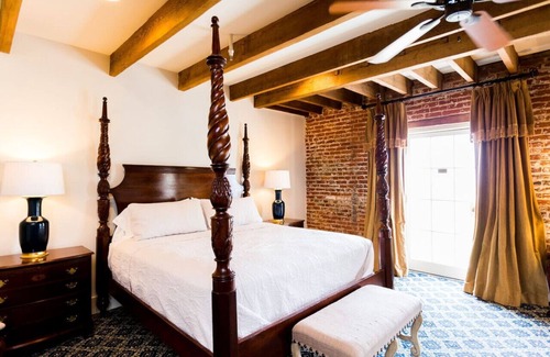 Natchez Hotel | The River Walk Inn - Room 804