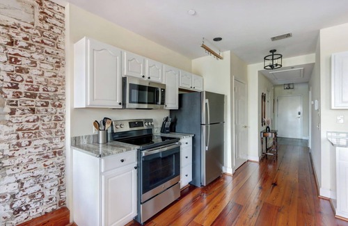Historic District - North Condo | The Riverfront Loft, Charming | River Views