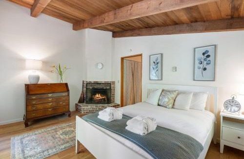 Old Evergreen Highway House | The Riverfront Retreat-woods Landing