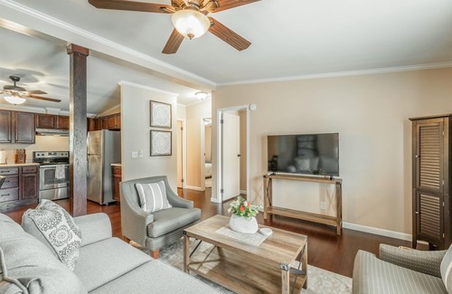 Chattanooga House | The Riverhouse | On The Water | Large Deck Space! | 3 Bed, 2 Bath