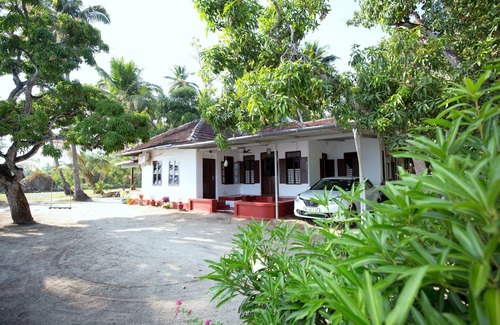 Kumbalangi House | The Riveroots Waterfront Heritage Homestay