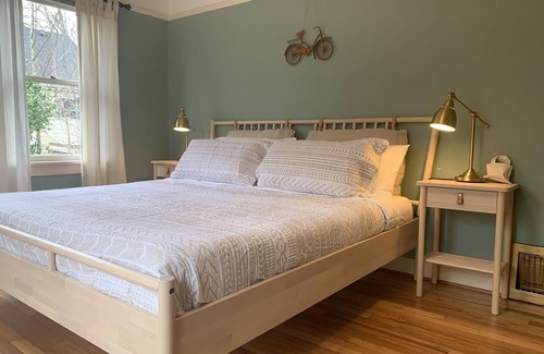 Whiteaker House | The Riverpath Inn, just steps from the Willamette river & Rose Gardens, Eugene