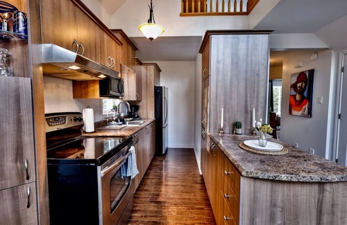 Val-des-Lacs Ski Chalet | The river’s cabin - lake and ski