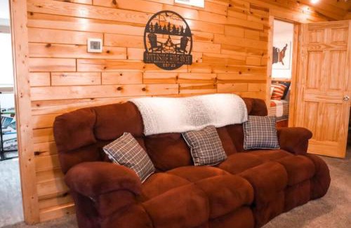 Winamac House | The Riverside Hideaway