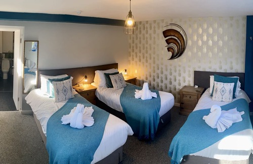 Saltford Hotel | The Riverside Inn