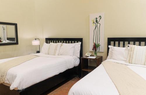Los Naranjos Hotel | The Riverside Inn