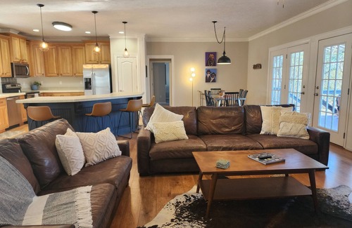 Lebanon Cottage | The Riverside Retreat