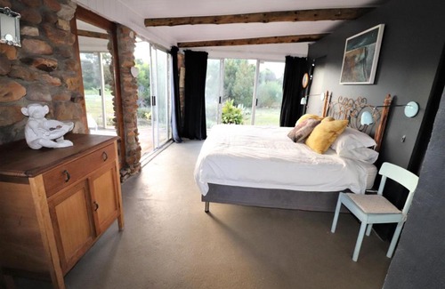 Napier House | The Riverstone - Romantic Hideaway by the River - loadshedding free!