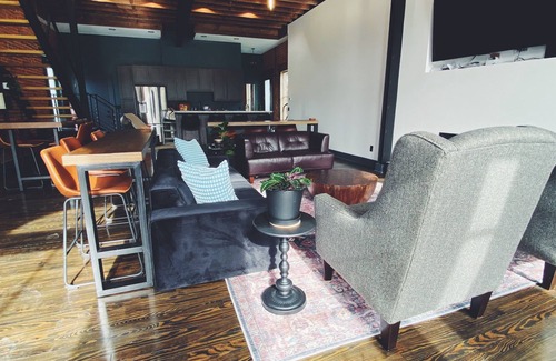 Brownsville House | The Rivertown Lodge near Brookville Lake, Quakertown Marina and Whitewater SP
