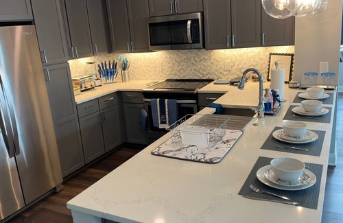 Buckhead Village Apartment | The Riverview Estates: Buckhead
